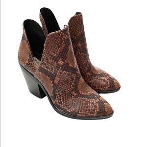 NWOT Steve Madden Rader Snakeskin Booties Size 7
